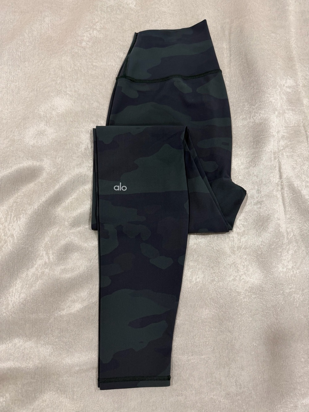 Alo Camo Leggings - Black/Green
